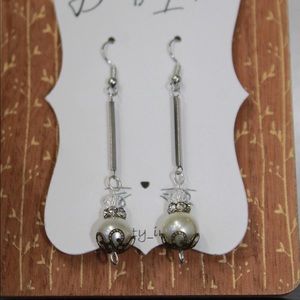 Dangle earrings